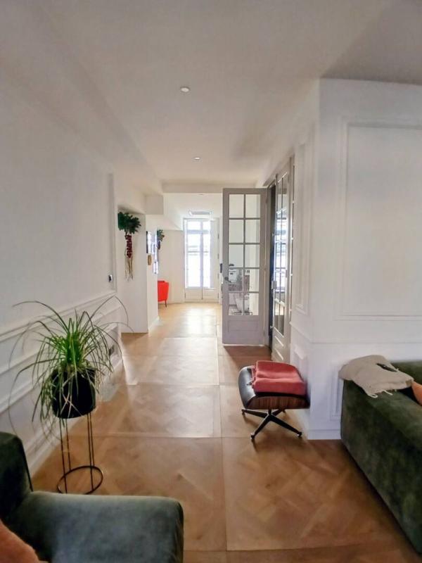 Maison - 350 m² - 9 pièces