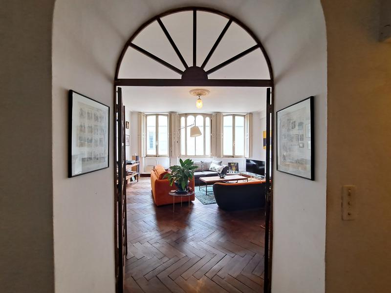 Maison - 230 m² - 6 pièces