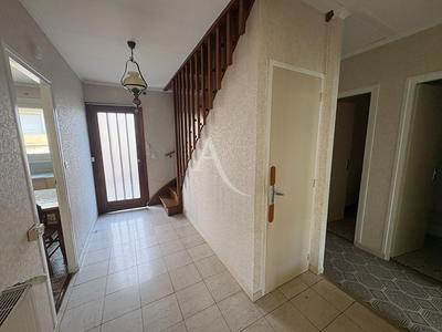 Maison - 90 m² - 5 pièces