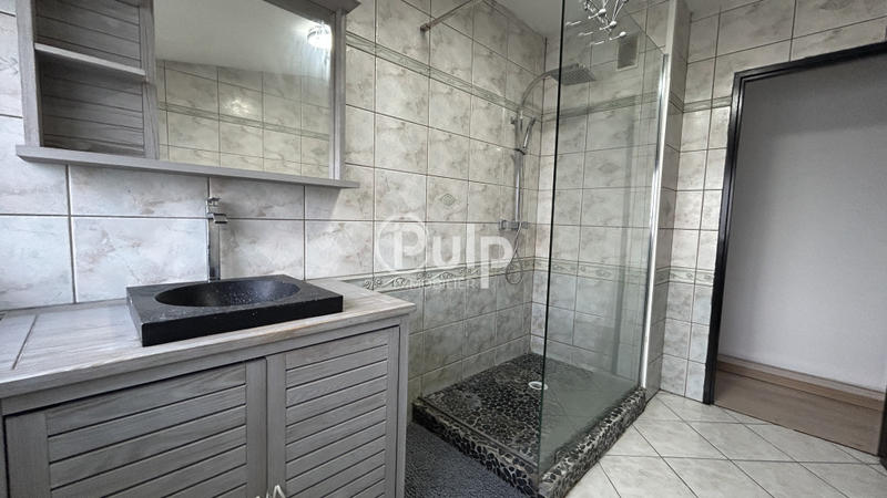 Maison - 85 m² - 9 pièces