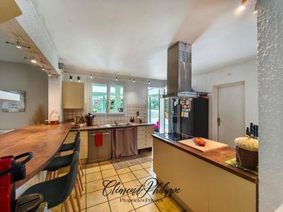 Maison - 167 m² - 7 pièces