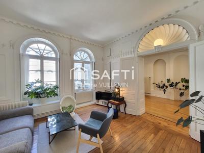 Appartement - 214 m² - 7 pièces