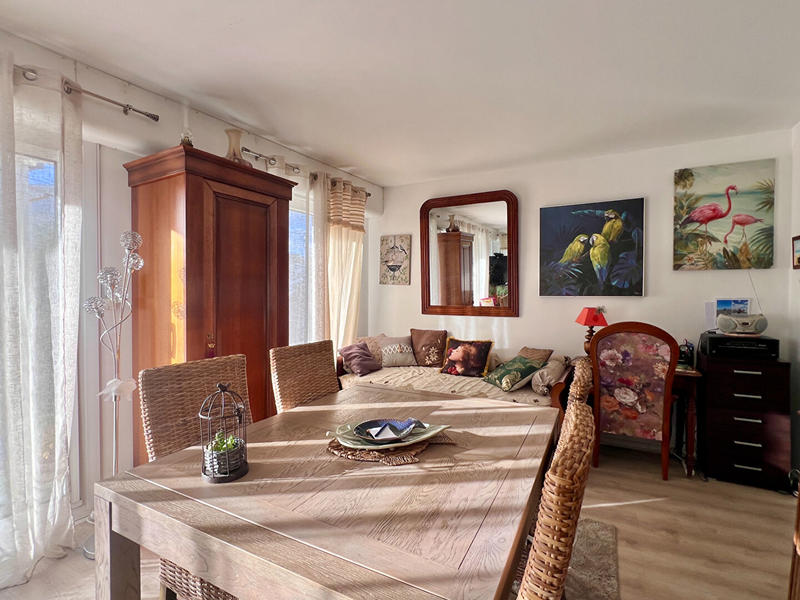 Appartement - 77 m² - 3 pièces