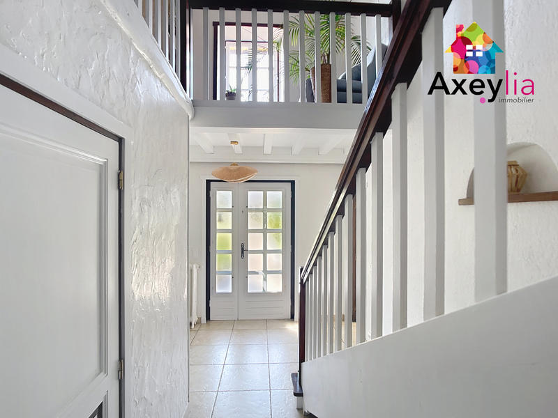 Maison - 200 m² - 7 pièces