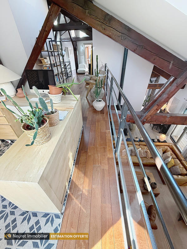 Maison - 270 m² - 8 pièces