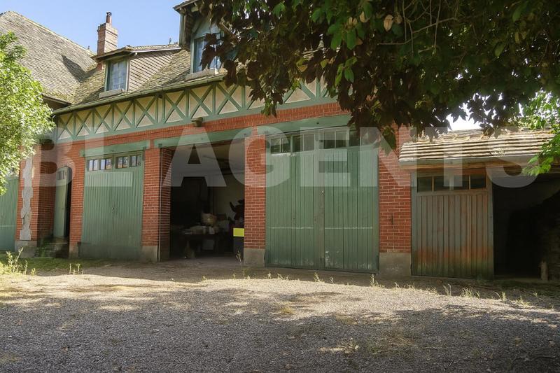 Maison de maîtres - 401 m² - 11 pièces