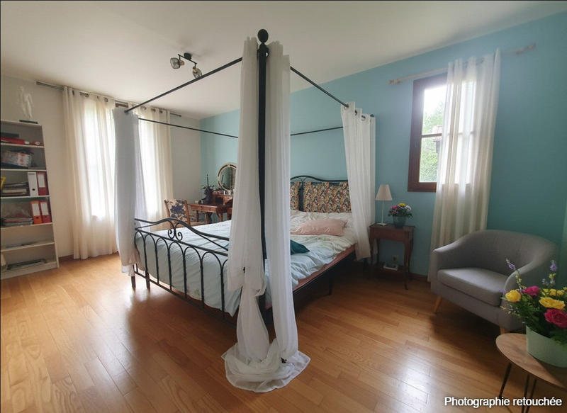 Maison - 250 m² - 5 pièces