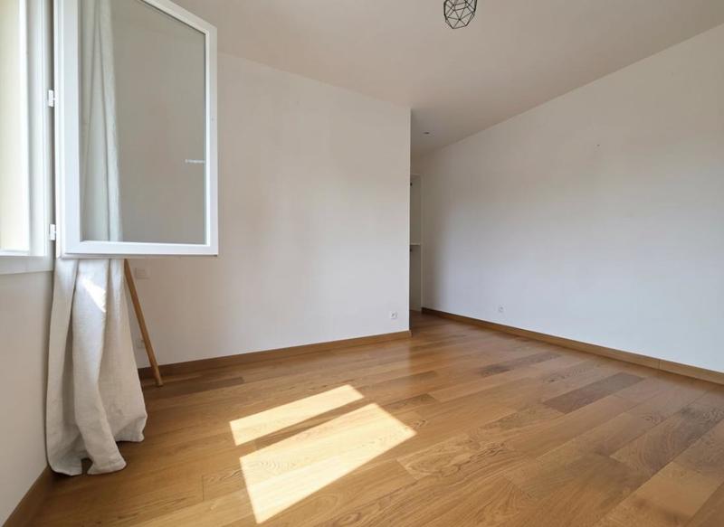 Propriété - 180 m² - 8 pièces