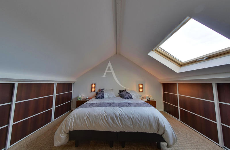 Maison - 190 m² - 8 pièces