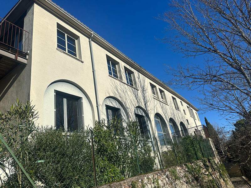 Maison - 327 m² - 13 pièces