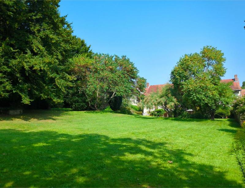 Maison - 230 m² - 8 pièces