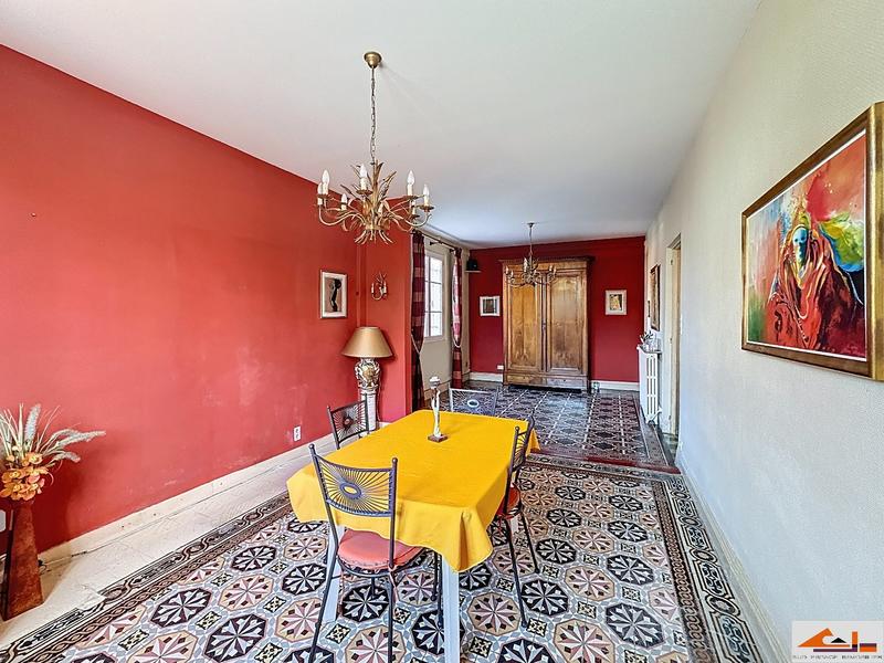 Maison - 206 m² - 8 pièces