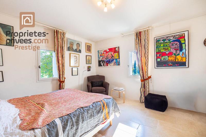Maison - 275 m² - 10 pièces