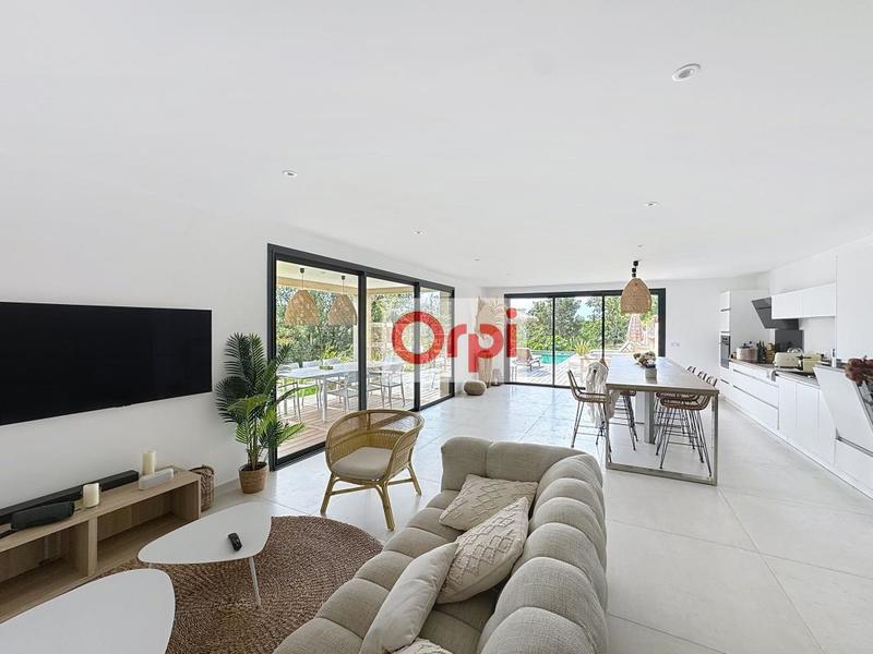 Maison - 163 m² - 5 pièces