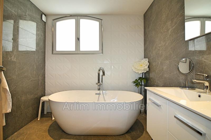 Villa - 310 m² - 8 pièces