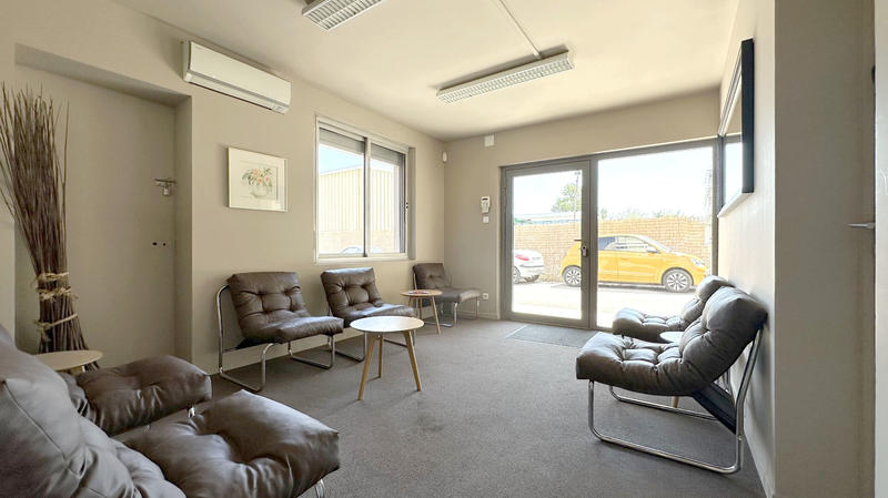 Bureau - 19 m² - 2 pièces