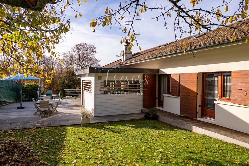 Villa - 235 m² - 8 pièces