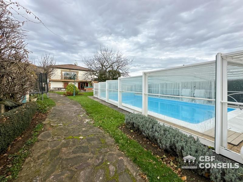 Maison - 200 m² - 6 pièces