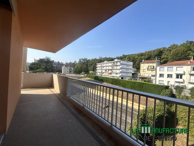 Appartement - 151 m² - 6 pièces