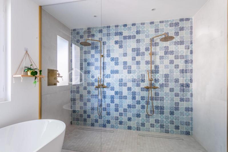 Propriété - 215 m² - 8 pièces