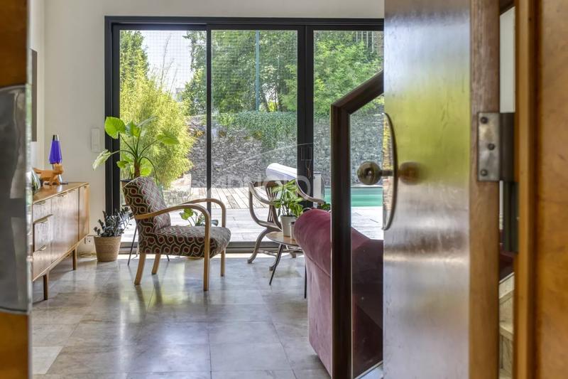 Maison - 327 m² - 15 pièces