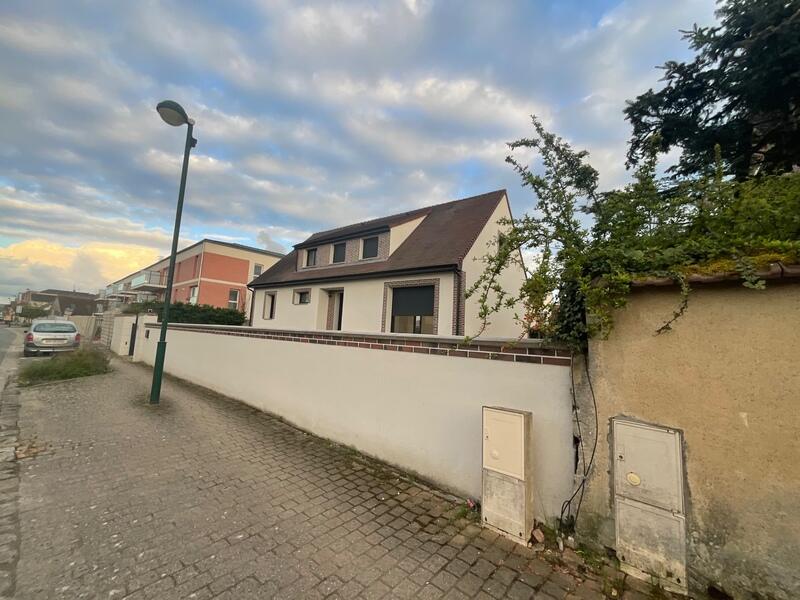 Maison - 182 m² - 7 pièces