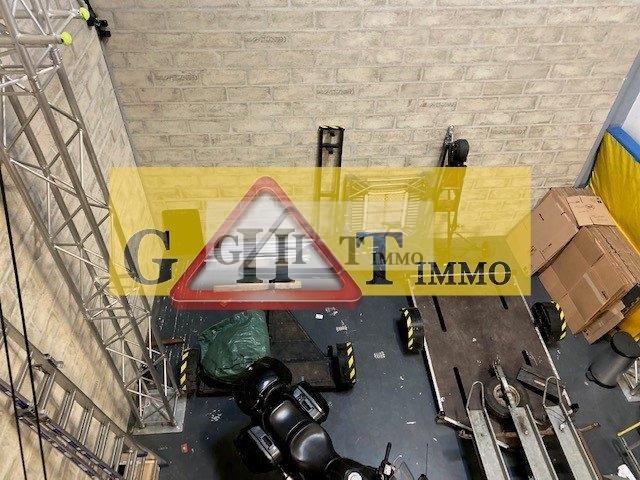 Entrepôt - 280 m²