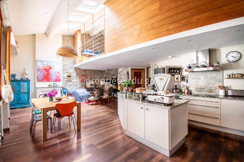 Appartement - 273 m² - 8 pièces