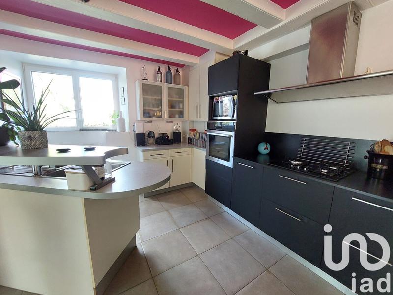 Maison - 238 m² - 9 pièces