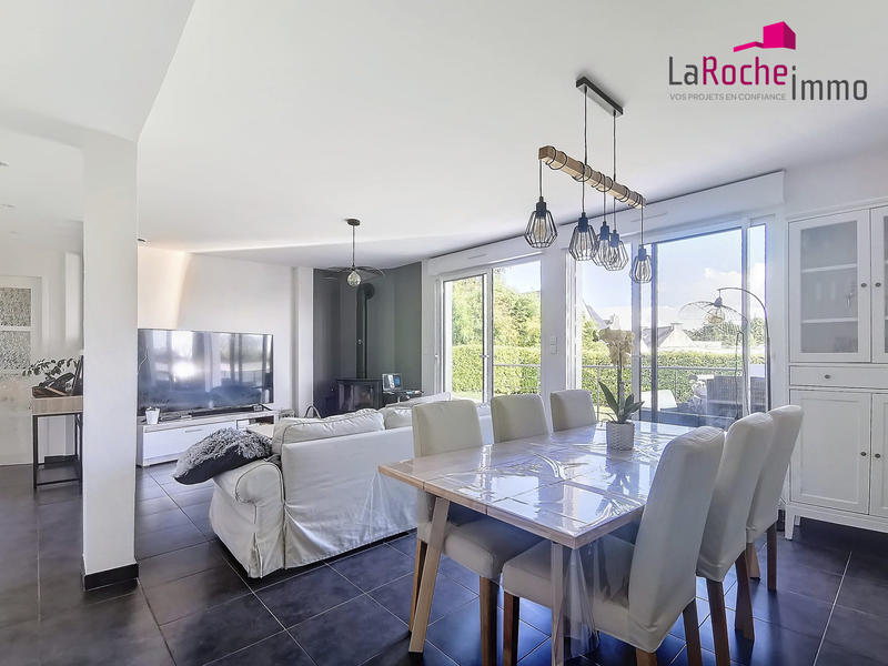 Maison - 180 m² - 8 pièces