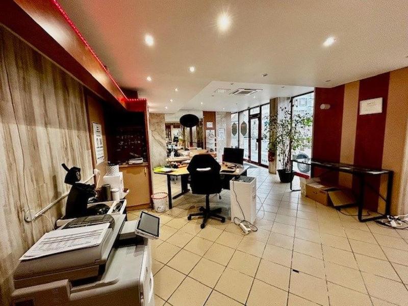 Local commercial - 90 m² - 2 pièces