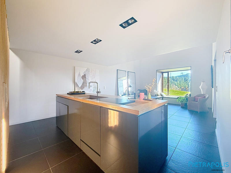 Maison - 200 m² - 5 pièces