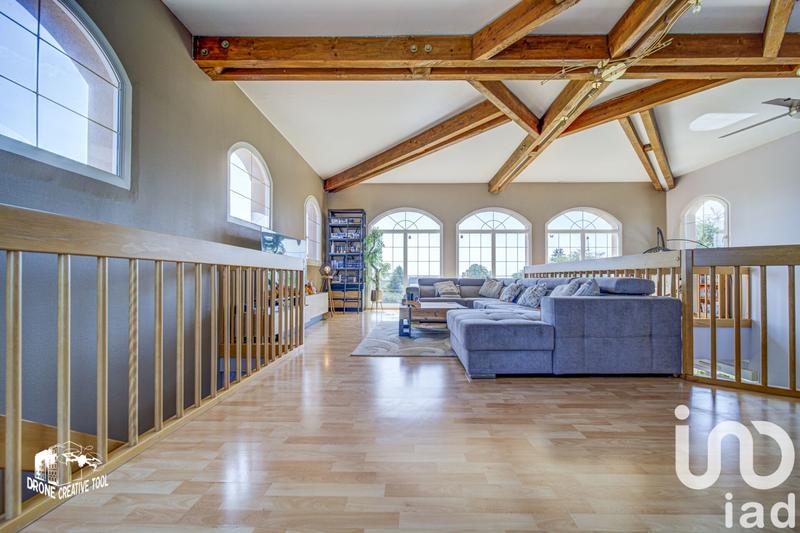 Maison - 219 m² - 9 pièces