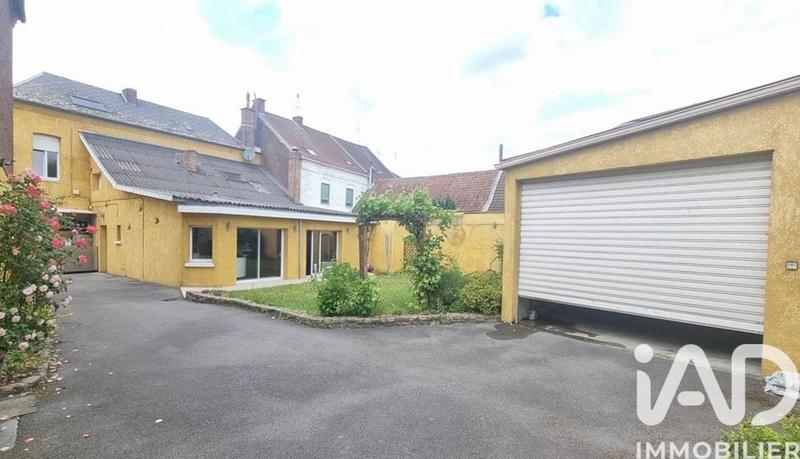 Maison de ville - 260 m² - 9 pièces