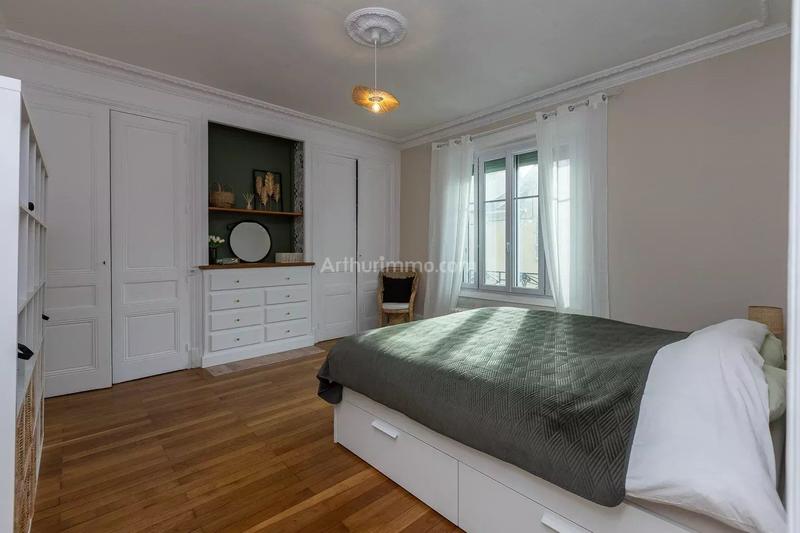 Maison - 237 m² - 9 pièces