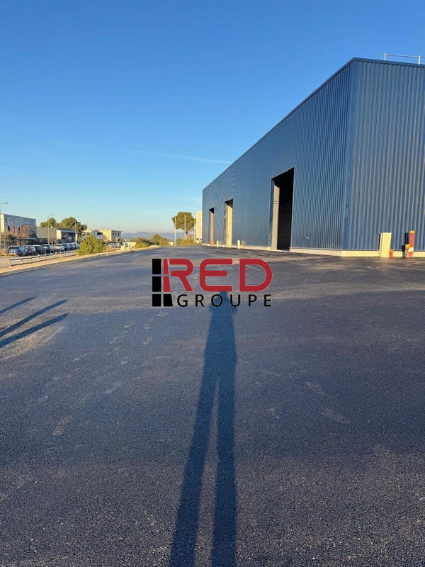 Entrepôt - 1 255 m²