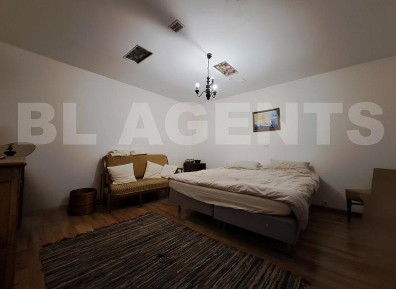 Maison - 213 m² - 10 pièces