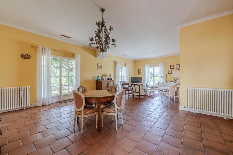 Maison - 214 m² - 5 pièces