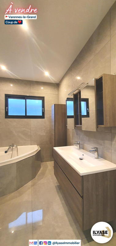 Maison - 209 m² - 8 pièces