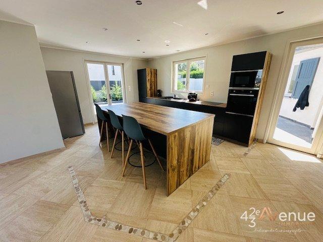 Maison - 175 m² - 5 pièces