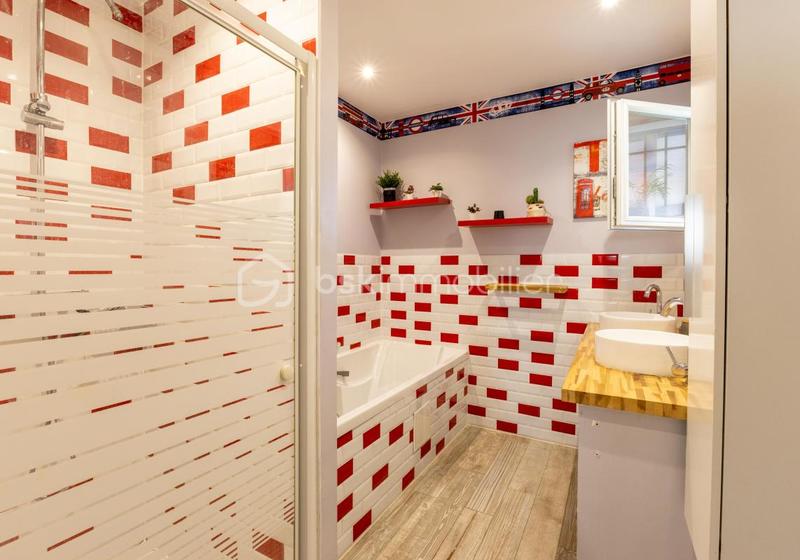 Maison - 181 m² - 7 pièces