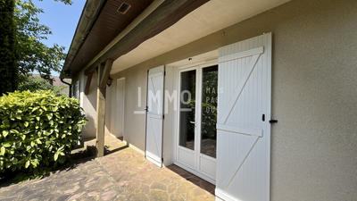 Maison traditionnelle - 95 m² - 4 pièces