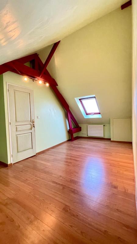 Maison - 180 m² - 7 pièces