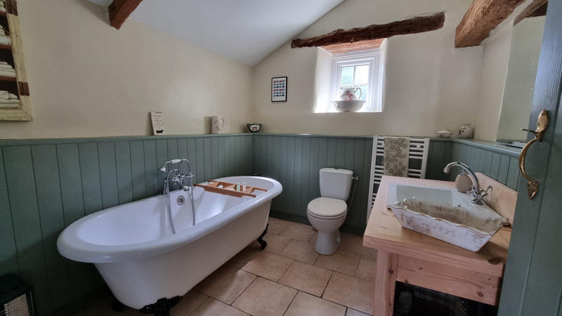 Maison - 240 m² - 21 pièces