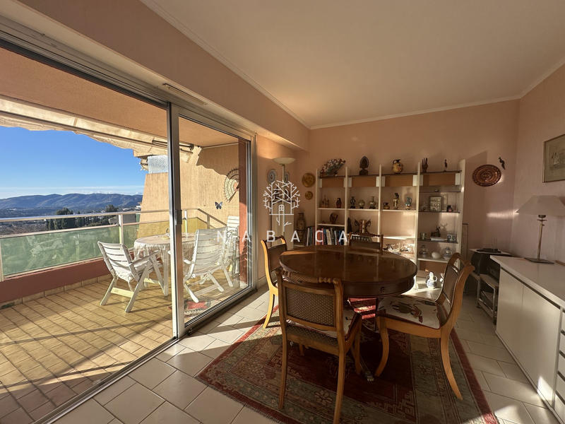 Appartement - 99 m² - 4 pièces