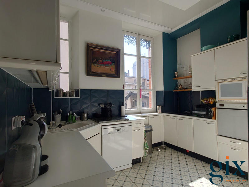 Appartement - 160 m² - 5 pièces