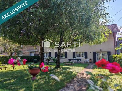 Maison - 202 m² - 8 pièces