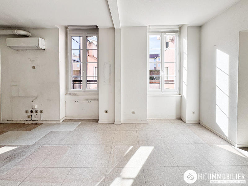 Local commercial - 137 m² - 6 pièces