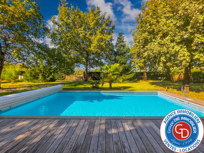 Maison - 184 m² - 8 pièces