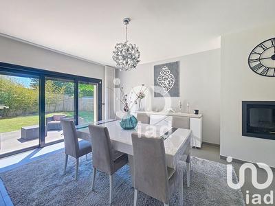 Maison - 252 m² - 8 pièces